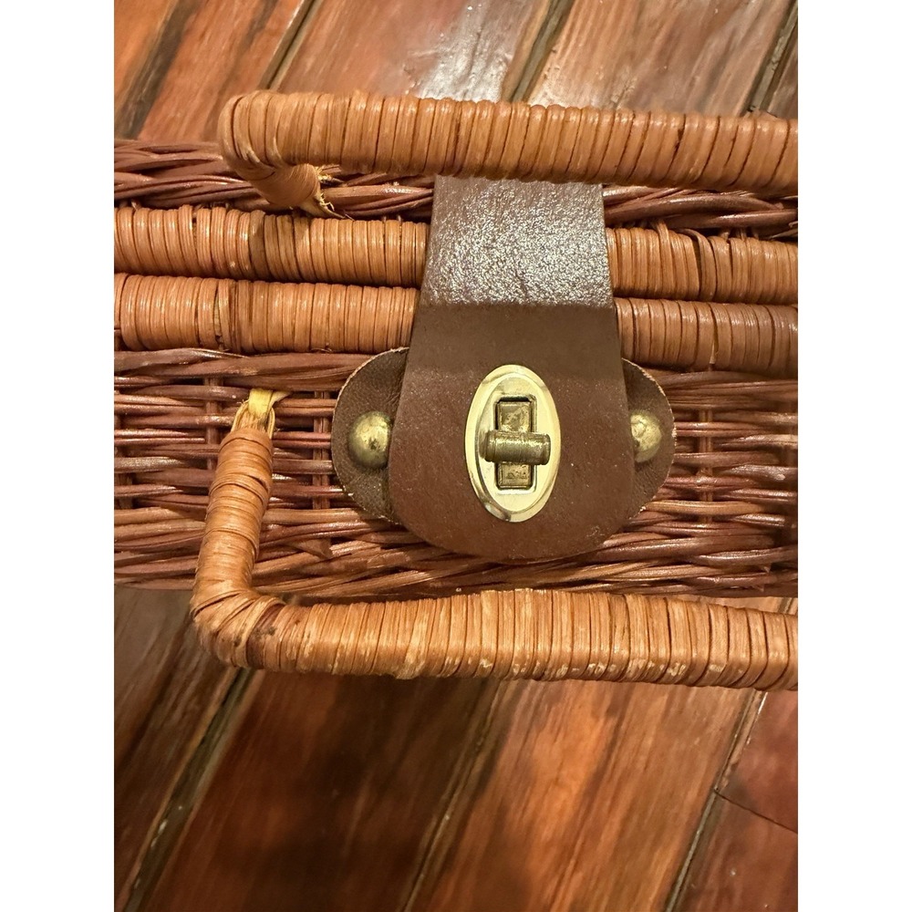 Vintage Style Wicker Picnic Basket Brown Lidded Storage Basket Carry Handle - Picture 3 of 6